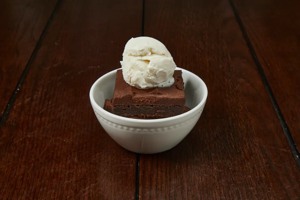 Brownie with ice cream